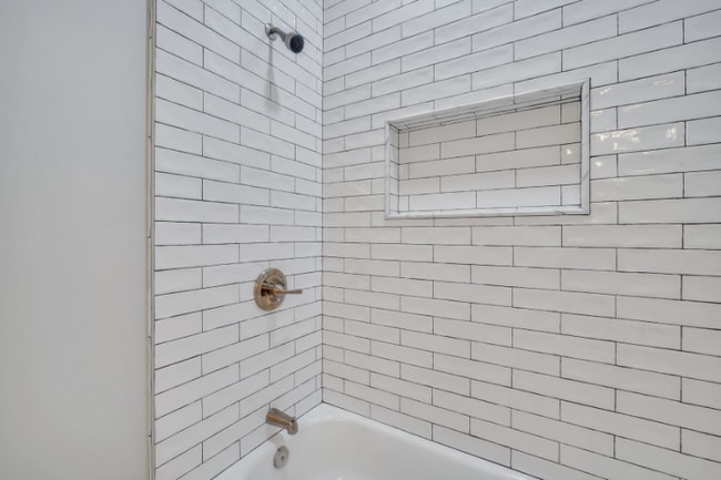 Photo - 415 E 65th St