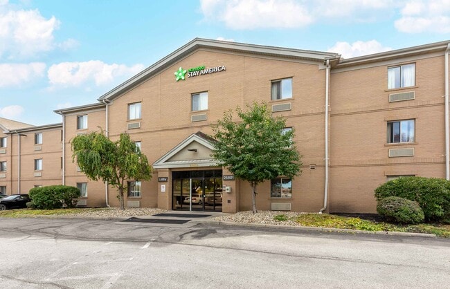 Furnished Studio-Cleveland - Great Northern Mall