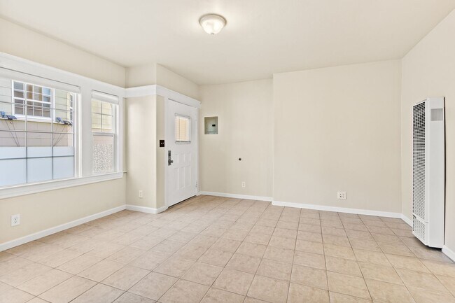 Photo - Bright Mosswood Studio Near BART and Kaiser Unit 518-B