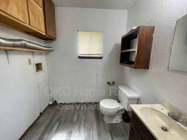 Photo - 552 E Grumman Dr