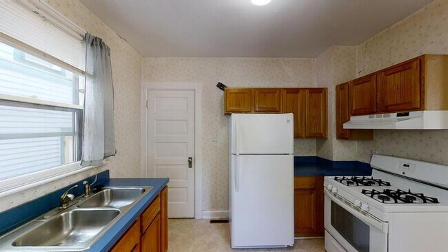 Photo - 564 S Ashley St