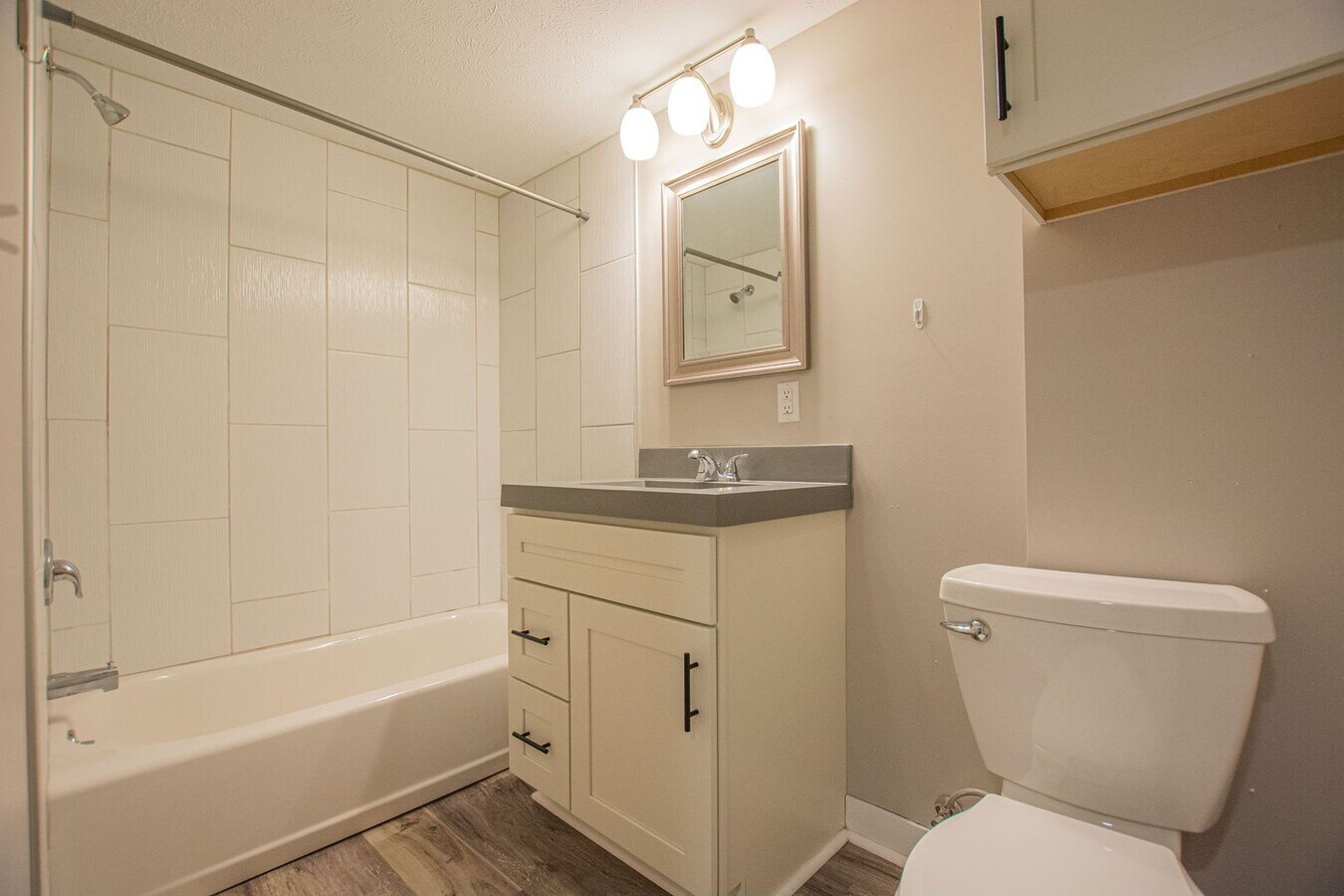 Photo - 114-116 38th St Unidad 114 - B
