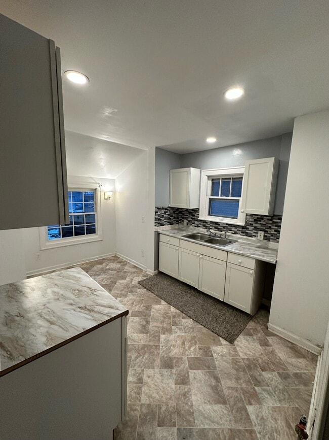 Photo - 1145 Brown St