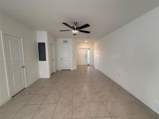 Photo - 434 NE 13th St