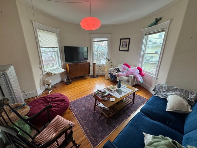 Building Photo - 51 Ibbetson St Unit 3