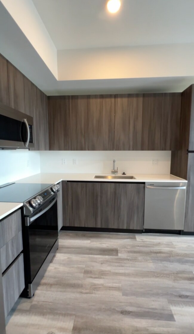 Kitchen - 9350 S Dixie Hwy Unit 1818