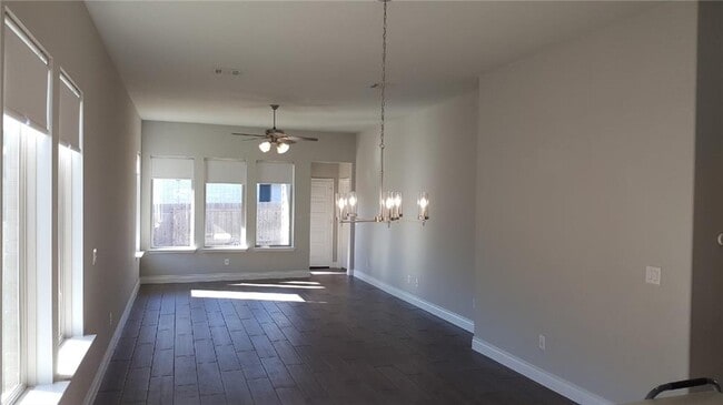 Photo - 212 Freeman Loop