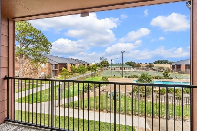 Photo - 904 University Oaks Blvd Unidad 118
