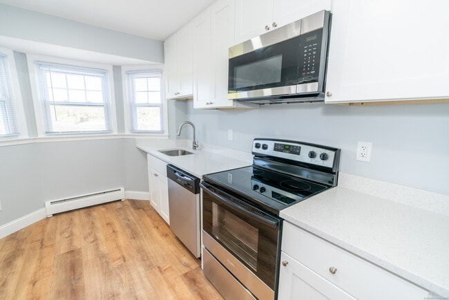 Photo - 695 Talcottville Rd