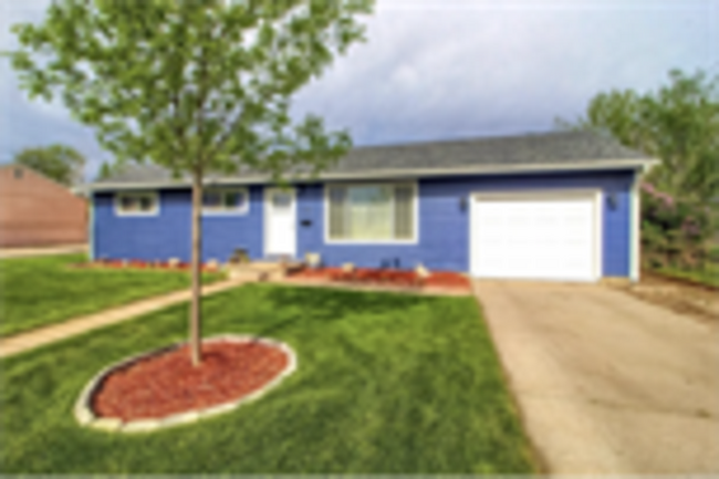 Building Photo - 425 S Harlan St