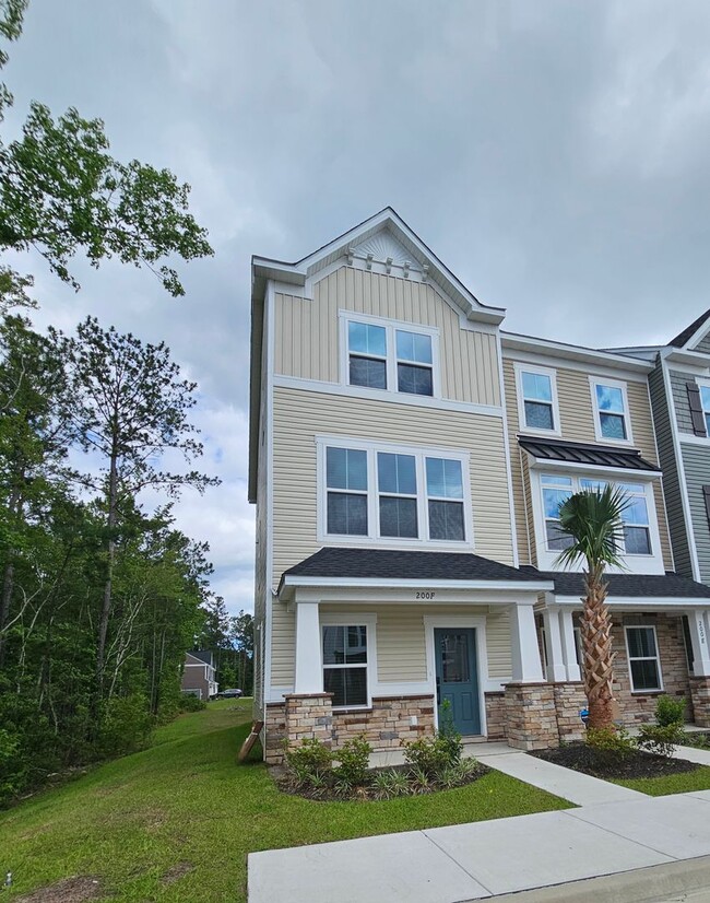 Building Photo - 3 bedroom 3.5 Bath - Long Term Rental in Myrtle Beach, SC