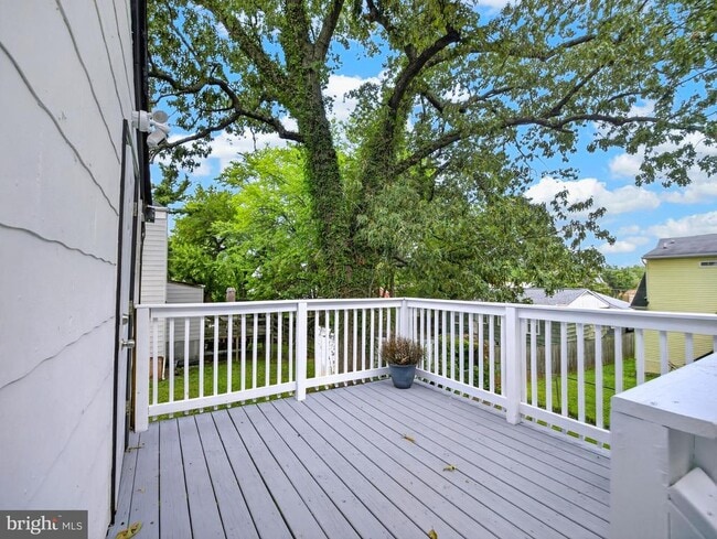 Photo - 6008 Addison Rd