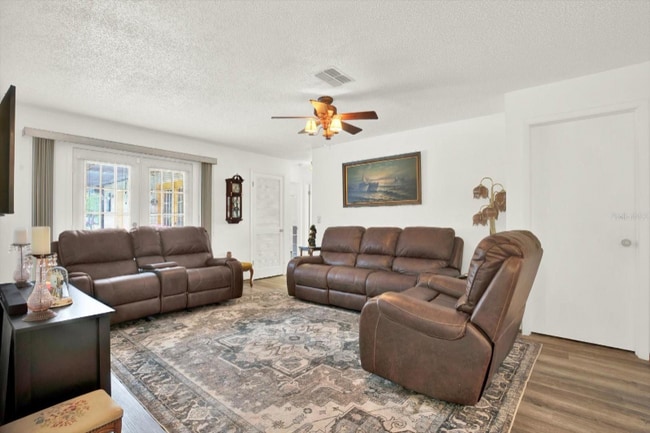 Photo - 11256 Holbrook St