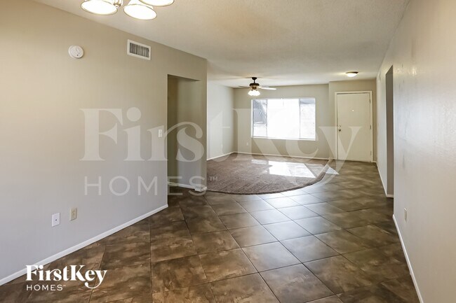 4656 W Townley Ave