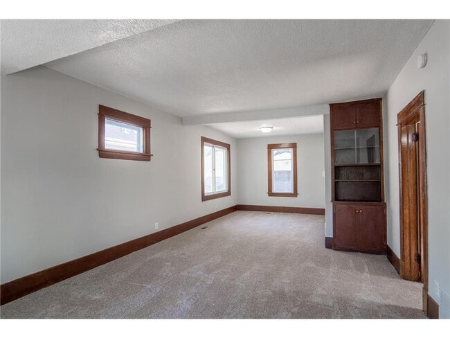 Photo - 188 Wyoming St E