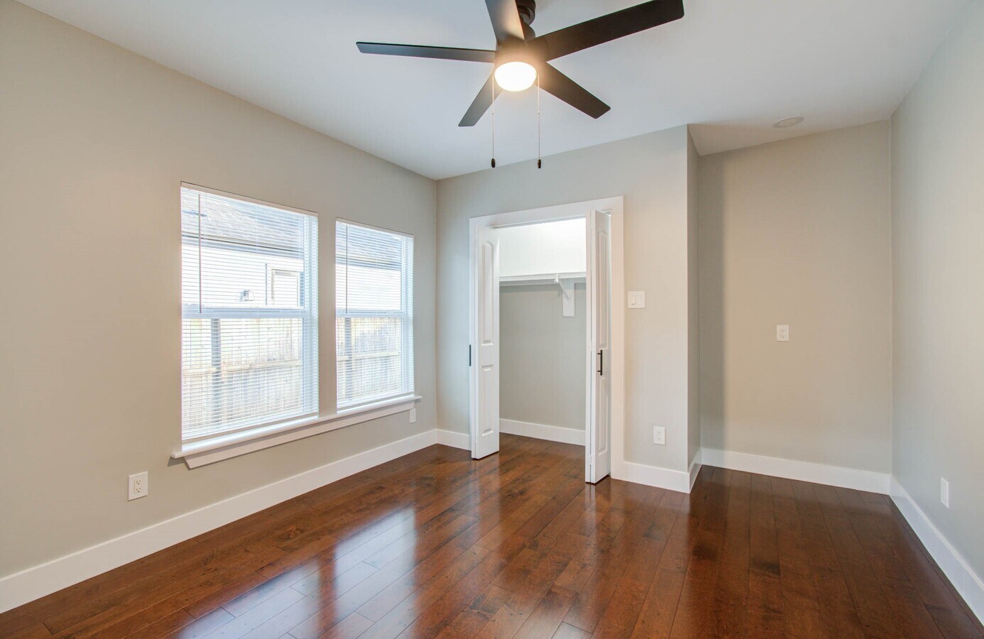 Photo - 3222 Berry St