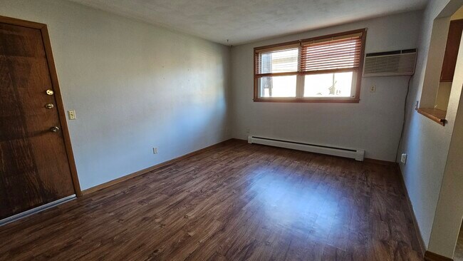 Photo - 1515 N Elm Ave Unit 102