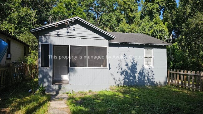 Building Photo - 4066 Walnut St Rental