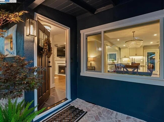 Photo - 161 Maiden Ln