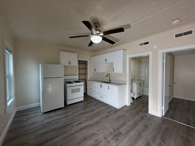 Photo - 227 White St Unit F2-R