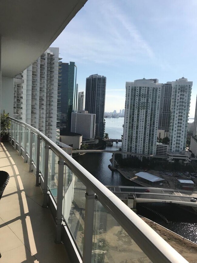 Photo - 90 SW 3rd St Unidad 2911