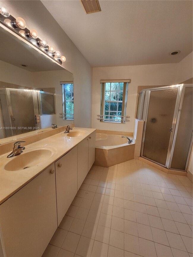 Photo - 2762 SW 85th Ave