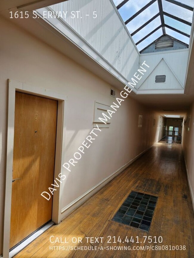 Photo - 1615 S Ervay St