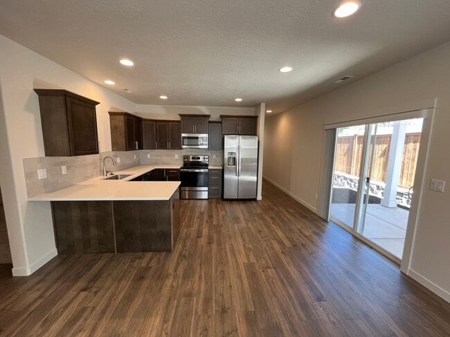 2539 NE Studio Rd