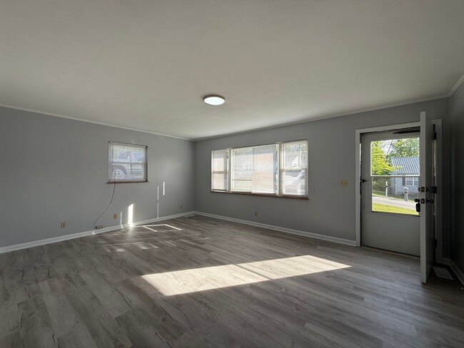 Photo - 3 Bedroom 1.5 Bathroom Home Located in Greeneville, TN