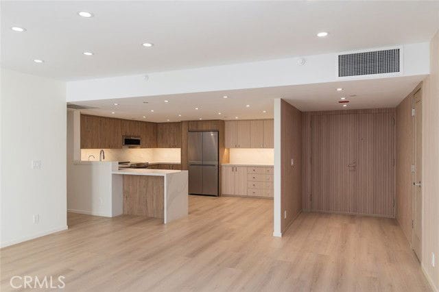 Photo - 345 Pioneer Dr