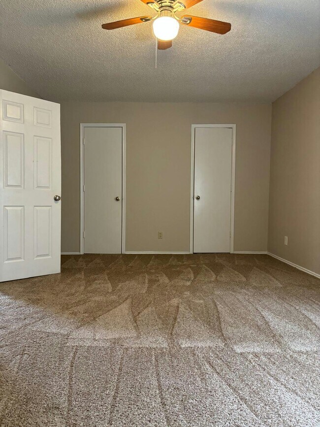 Photo - 8117 Foxfire Ln