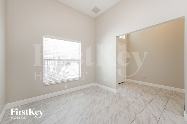 Photo - 2718 26th St W