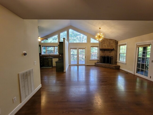 235 Scenic Dr