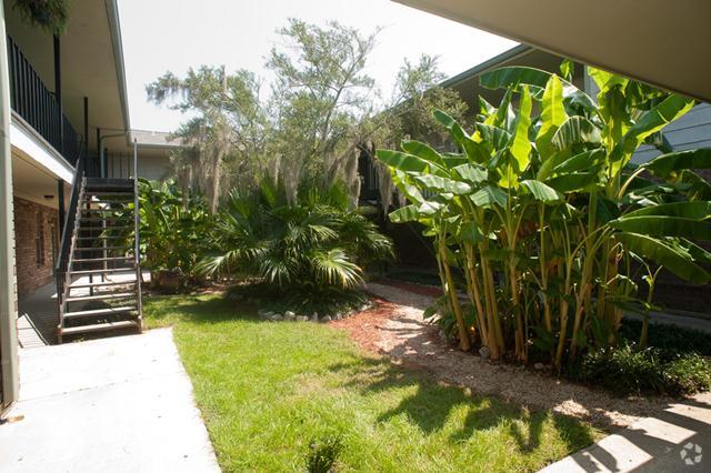 Courtyard - Royal Eden Apartments