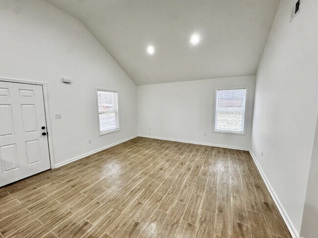 Photo - 581 Gilleas Rd