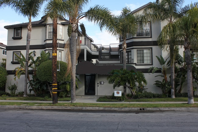 Newport Baja Apartments - Newport Baja Apartments