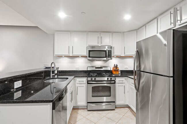 Photo - 4301 Park Ave Unidad 7F