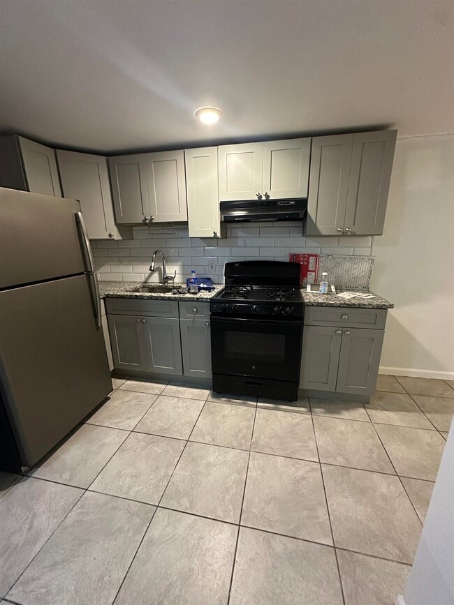 Photo - 585 Bramhall Ave Apartment Unit 1