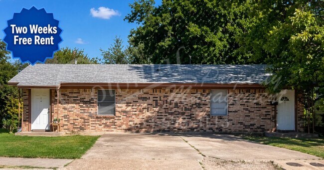 Building Photo - 1506 N W S Young Dr Unit A