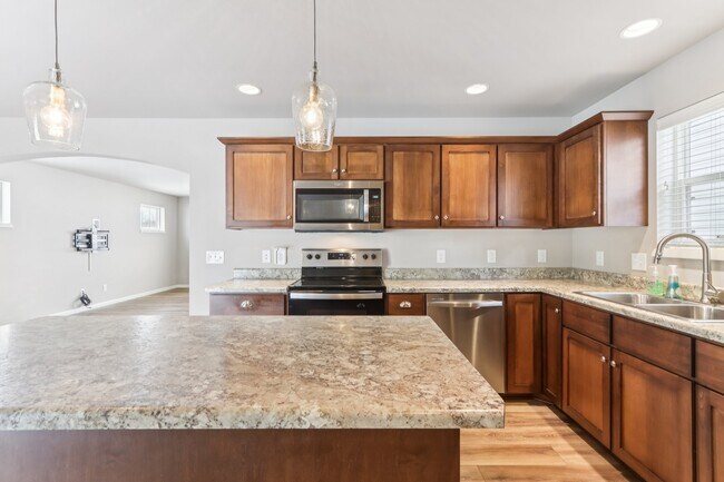 Photo - 204 Sugar Maple Ln