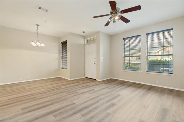 Photo - 2324 Stoneleigh Pl