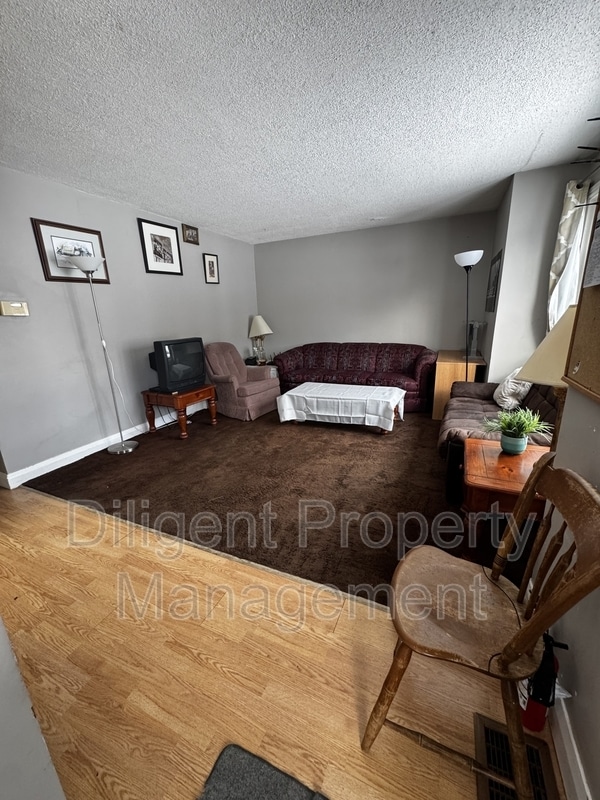 Photo - 180 Dumble Ave