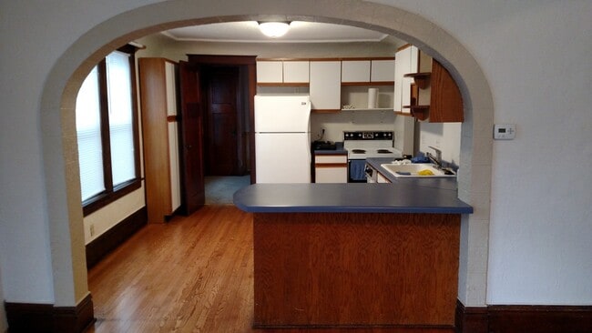 Kitchen - 1031 Arthur Ave Unit 1031