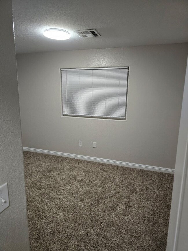 Photo - 4730 E Craig Rd Unidad 2142