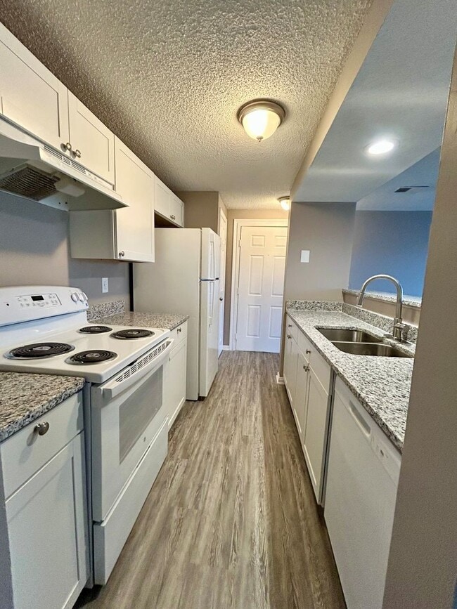 Photo - University Spacious 3rd floor Condo