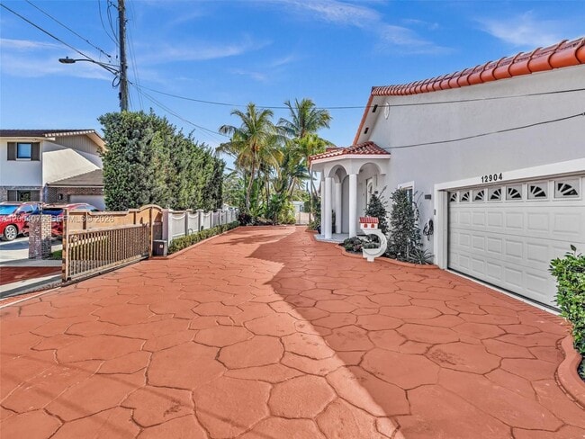 Photo - 12904 Banyan Rd