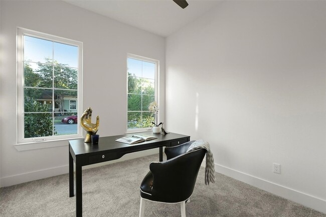 Photo - 933 W Eighth Street Unit