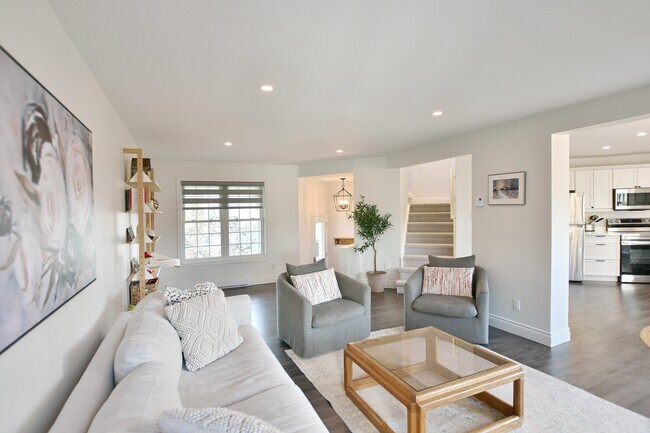 Photo - 150 Victoria St S