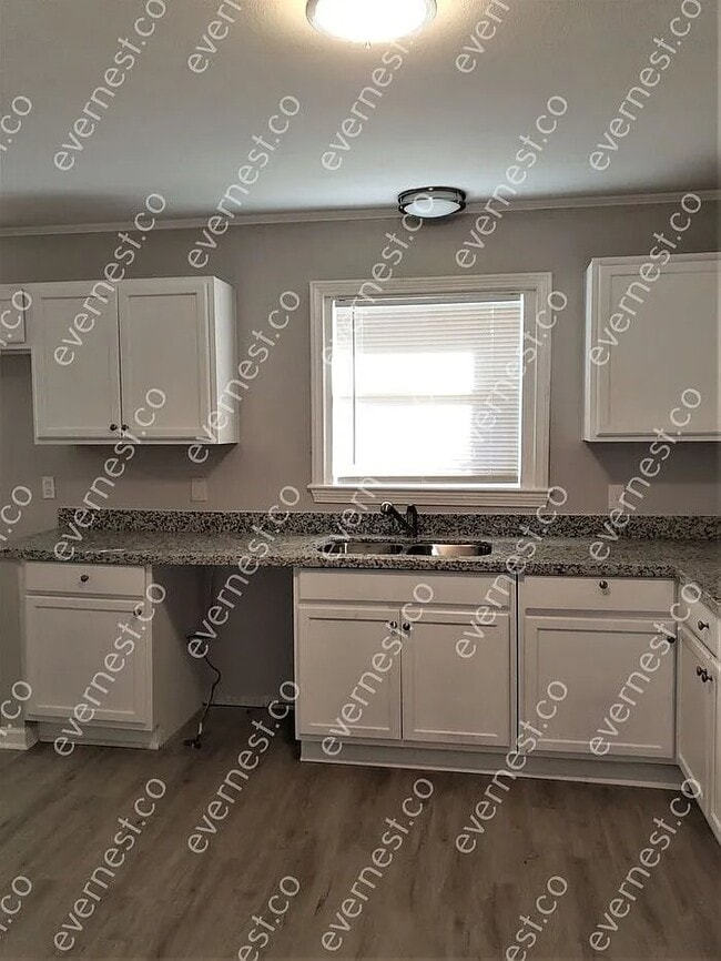 Photo - 729 McCluer Rd