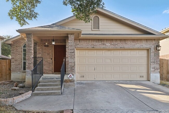 Photo - 4119 Chinkapin Oak